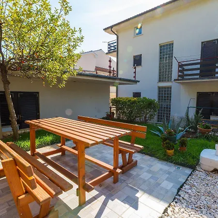 Modernes Studio-apartment Nur 650 Meter Zum Mit Grill, Fitnessraum, Meerblick