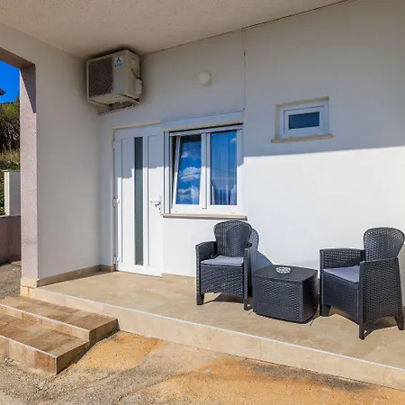 Modernes Studio-apartment Nur 650 Meter Zum Mit Grill, Fitnessraum, Meerblick