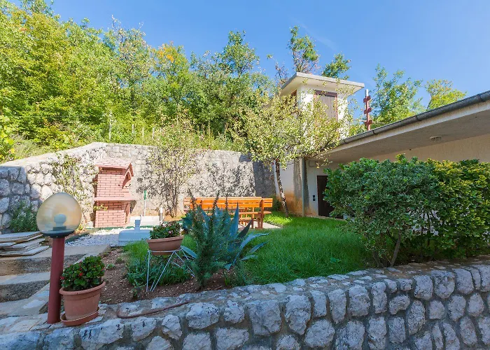 Апартаменты Modernes Studio-apartment Nur 650 Meter Zum Mit Grill, Fitnessraum, Meerblick Цриквеница